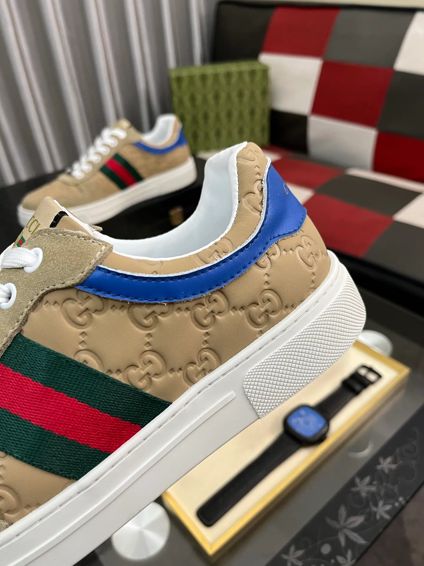 Men's Men's Shoes💰440⌚️⌚️【GUCCI】Gucci men's latest white shoe series casual shoes! The official website is built 1:1. Upper: Made of imported cowhide, with electric embroidery ➕Inner lining: Made of high-quality first-layer pigskin, soft and comfortable. Picky material selection and exquisite workmanship give you the best enjoyment. Size: 38-44 yards, 3️⃣ colors available.